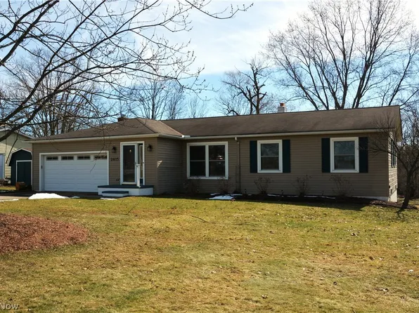 2405 Weymouth Rd, Hinckley, OH 44233