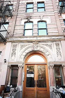 Rented by Brooklyn Group | media 10