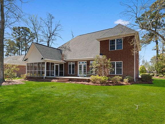 2nd image of 1077 Links Dr.