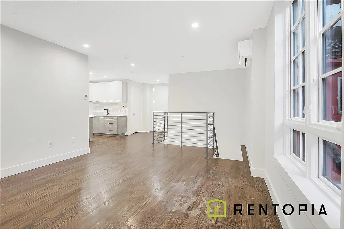555 Grand Street — Photo 3