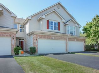 825 Crossing Way UNIT 825, Saint Charles, IL 60174