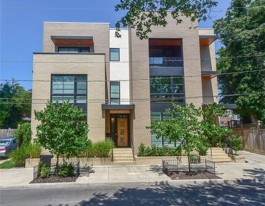 1st image of 2412 Kensington Ave