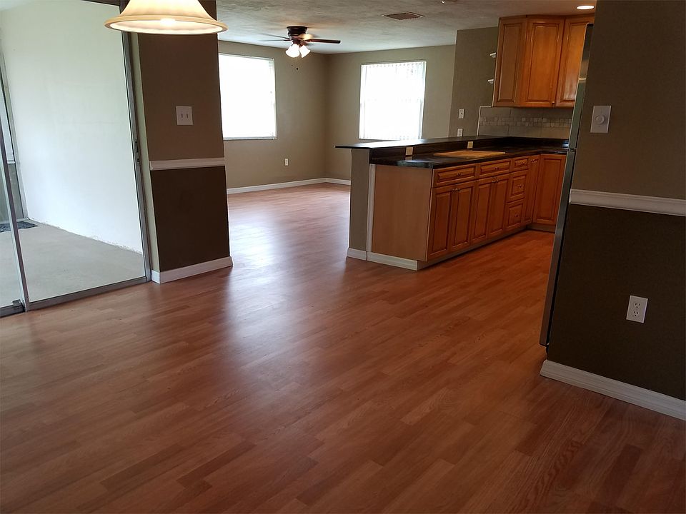 2nd image of 7025 Cherry Laurel Dr