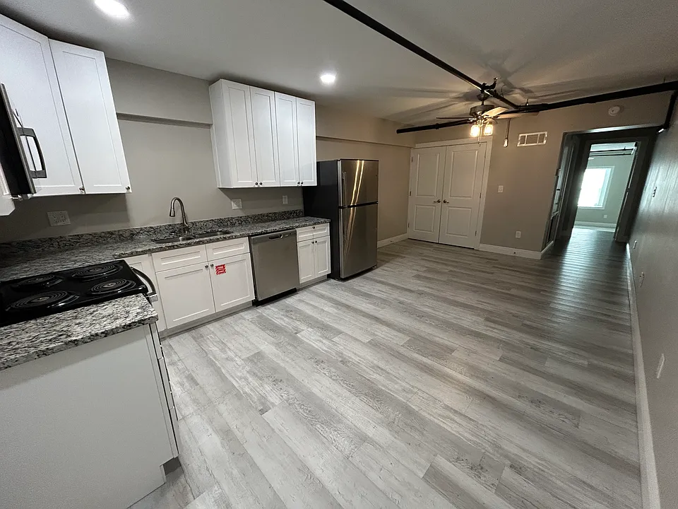 902 Howard Ave #6