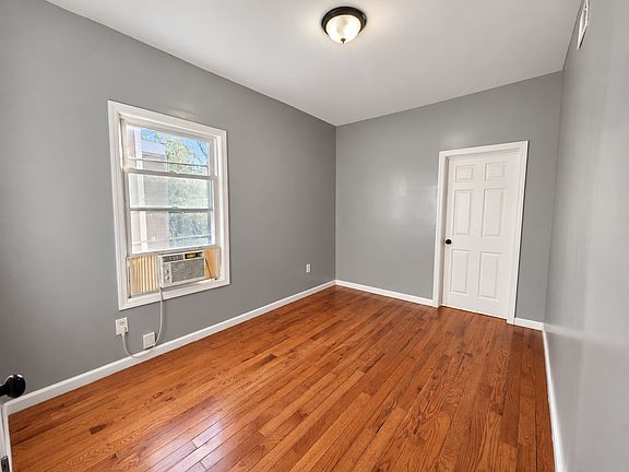4th image of 921 S 17th St #201