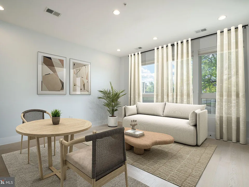 705 Irving St NW #202
