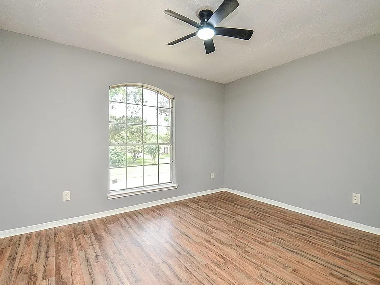 9211 Abbey Chase Ln — Photo 26