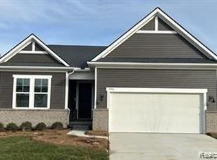 1594 Moss Dr, Milford, MI 48381