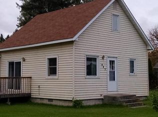 405 Moody Ave NE, Warroad, MN 56763