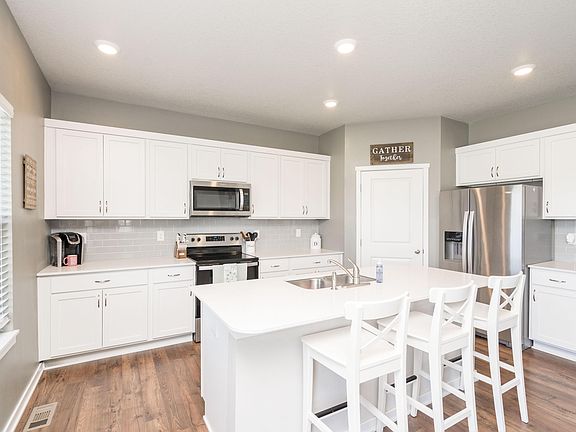 2nd image of 3020 NW Reinhart Dr