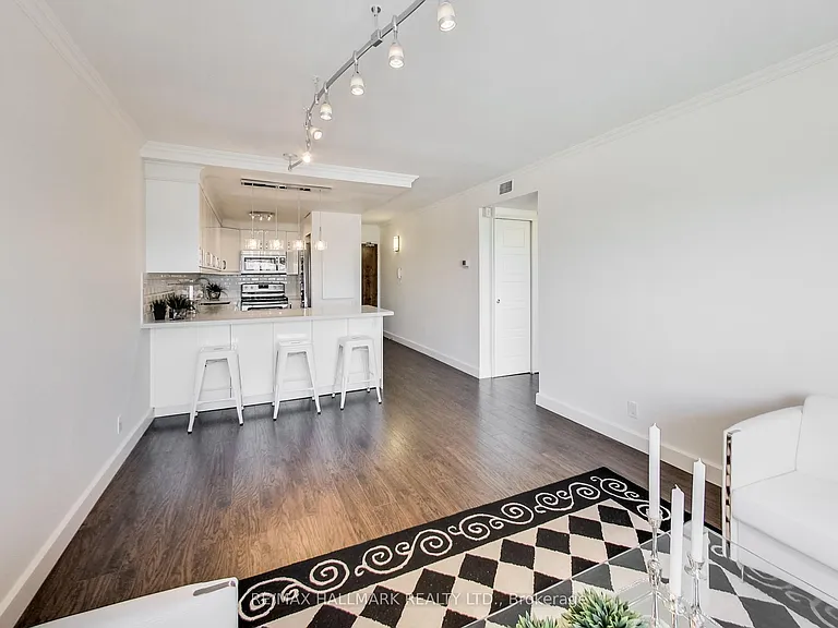 914 Yonge St #1509 — Photo 7