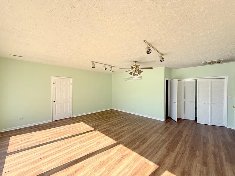 158 Lewis Ln — Photo 16