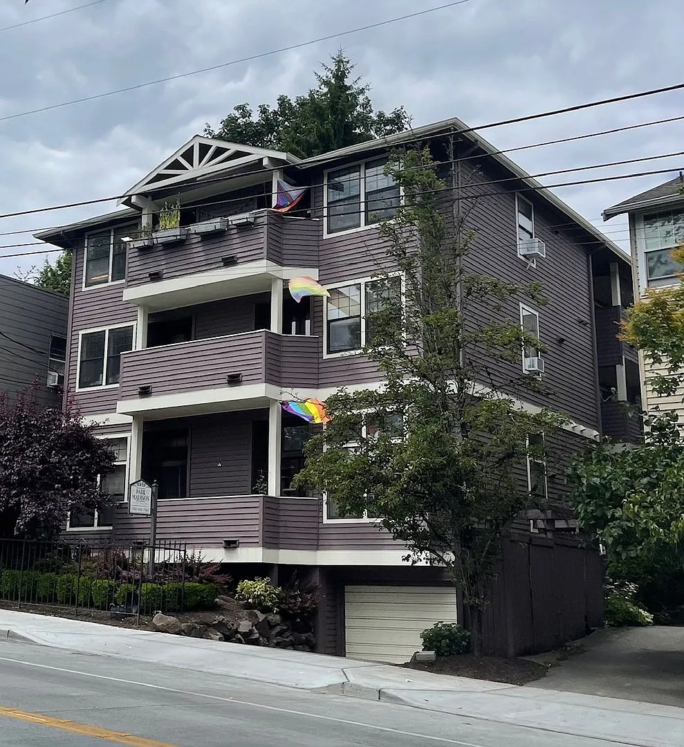 Park Madison Apartments — Photo 1