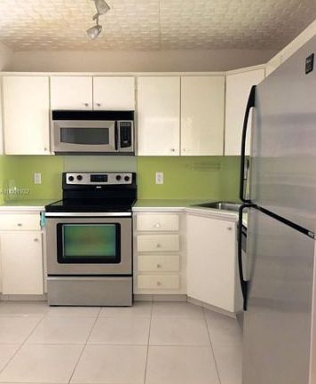 3rd image of 1865 S Ocean Dr APT 17D