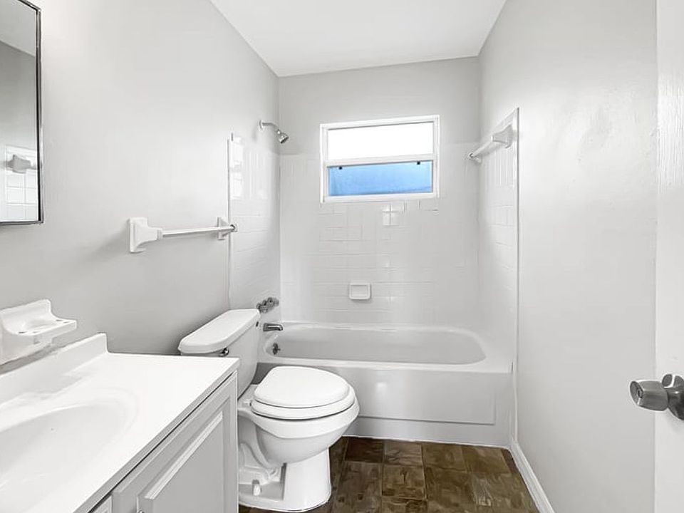 1st image of 1850 Lotushill Dr