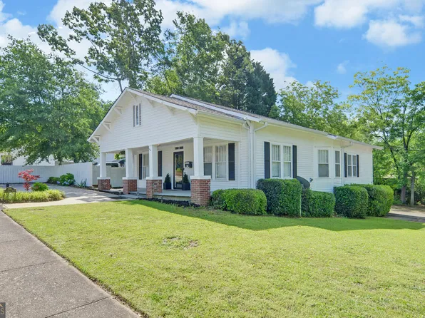 276 E Tugalo St, Toccoa, GA 30577