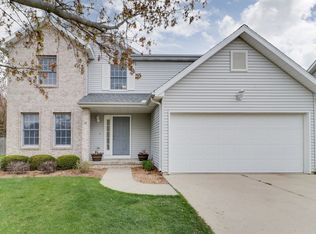 21 Breckenwood Ct, Bloomington, IL