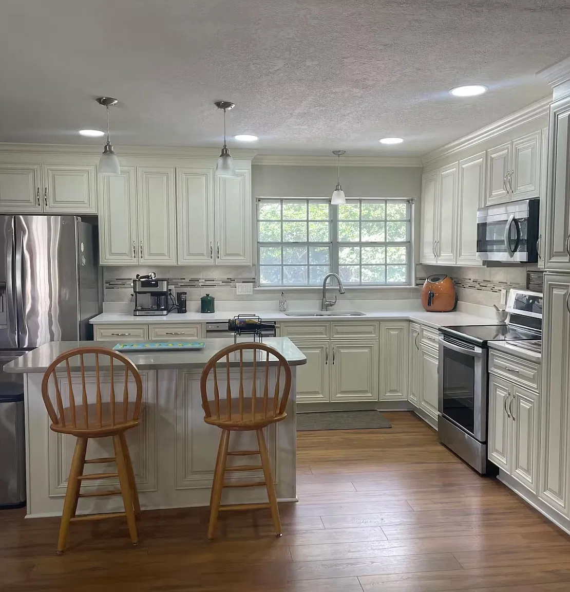 3 bed, 1900 sqft, $2,850 — Photo 3