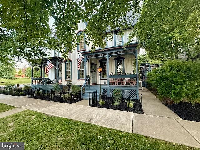 1st image of 28 Central Ave