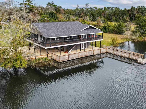 4608 Riley Rd, Milton, FL 32583