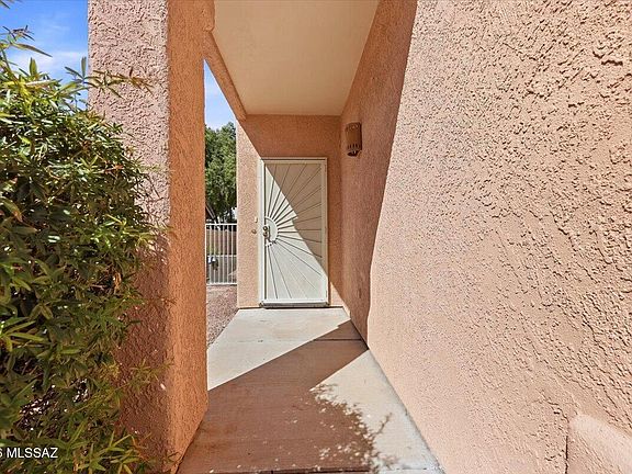 3rd image of 10229 E Gray Hawk Dr