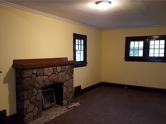 2nd image of 114 E Archwood Ave