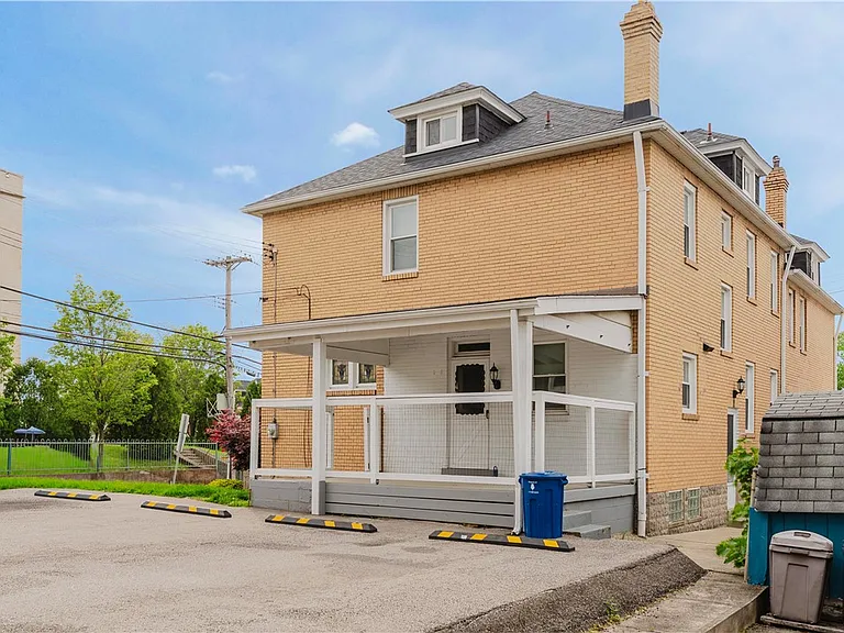 2651 Pioneer Ave — Photo 14