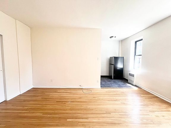 4th image of 15 Sheridan Sq APT 5H