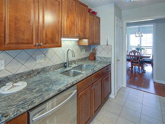 3rd image of 1570 Omie Way