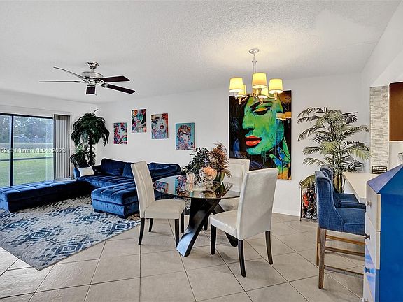 5th image of 142 S Laurel Dr #603