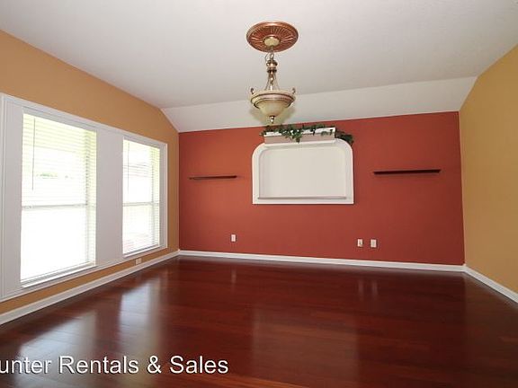 4th image of 4409 Oak Vista Cir