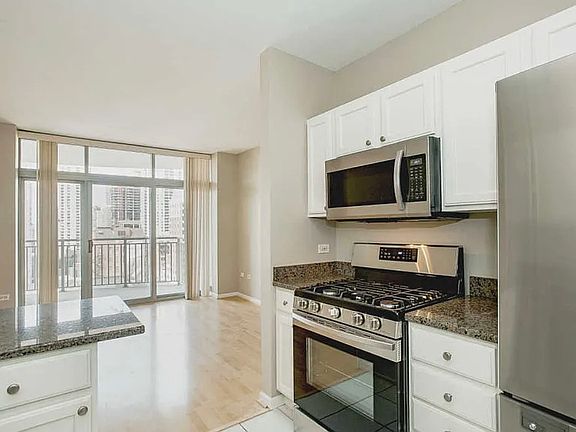 2nd image of 600 N Dearborn St APT 1207