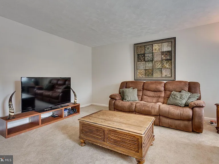 9427 Cherwek Dr — Photo 9