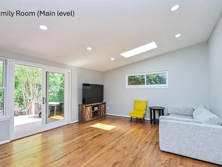 6520 Beverly Ave — Photo 10