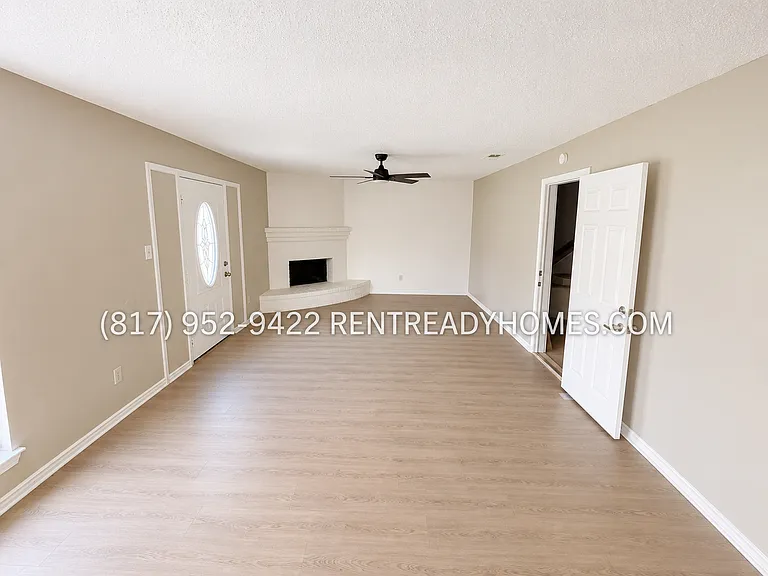 4404 Willow Crest Dr — Photo 4