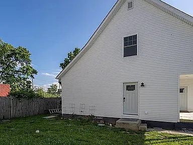 113 W Paint St — Photo 2