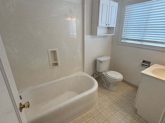 4th image of 620 Santa Clara Ave #094380aa7