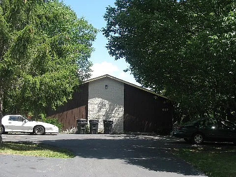 647 Hillside Cir #2 Photo 1