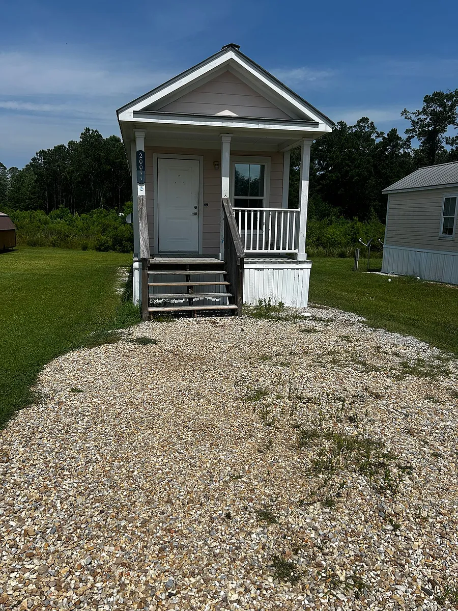 Building Photo - 20010 Gardenia Ln #20011