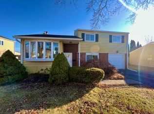 1922 Stonington Rd, Bethlehem, PA 18018