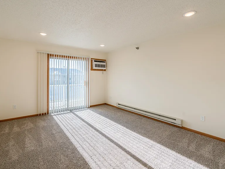 Fargo, ND Eagle Run Apartments | Living