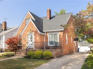 2216 Lewis Dr, Lakewood, OH 44107
