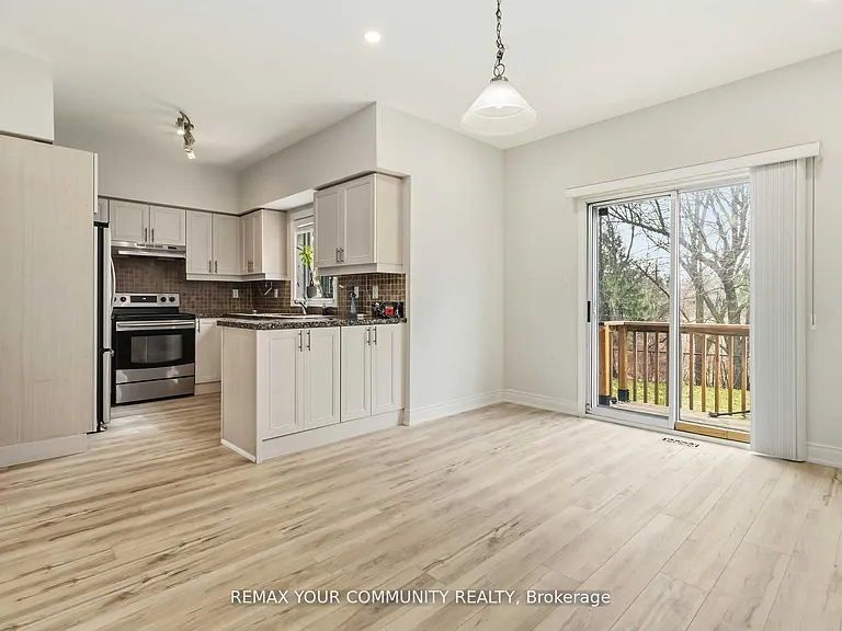 120 Shaftsbury Ave — Photo 10