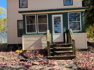 131 Woodstock St, Cement City, MI 49233