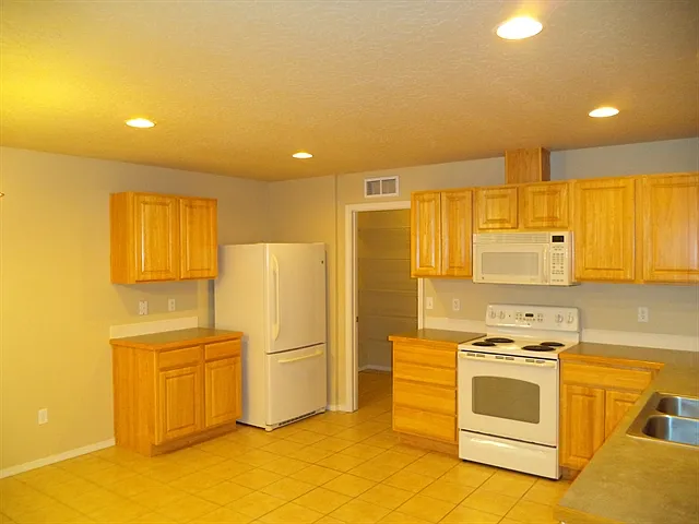 Building Photo - 9565 W Shelborne Dr