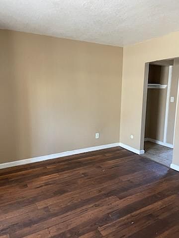 2nd image of 3825 42nd St APT 4