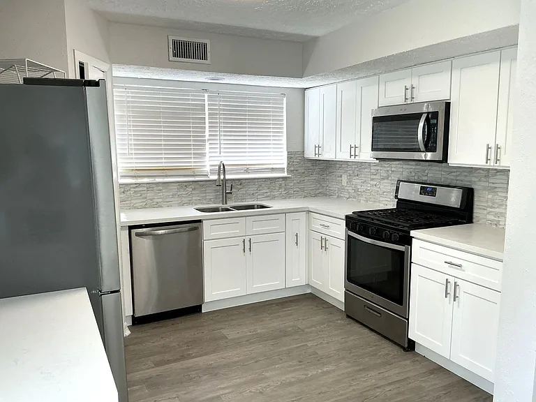 3019 Becket St — Photo 13