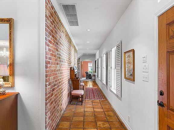 4th image of 602 Mills Pl