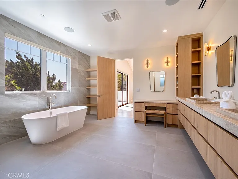 4906 Gaviota Ave — Photo 24