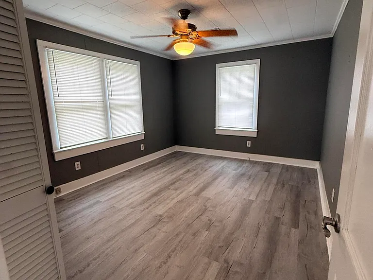 611 Everette St — Photo 12